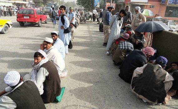 Afghan laborers waiting for job in Kabul street. (Photo: Ghayor Waziri)