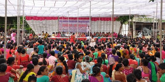 Aksi protes para pekerja rumah tangga di India menuntut kondisi kerja yang lebih baik, upah layak da