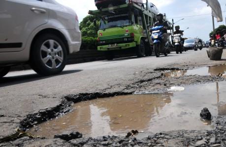 Jalan Trans Kalimantan Rusak Parah